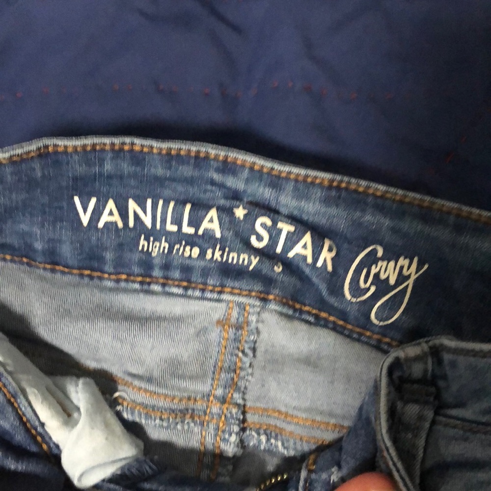 vanilla star curvy jeans. good fit, stretchy , comfortable